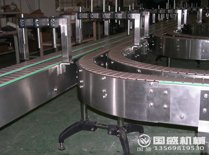 紙箱鏈板運(yùn)輸機(jī) 紙箱鏈板運(yùn)輸機(jī)